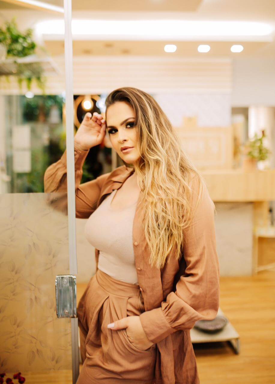 יוליה 27 חדשה בישראל תיירת – בתל אביב