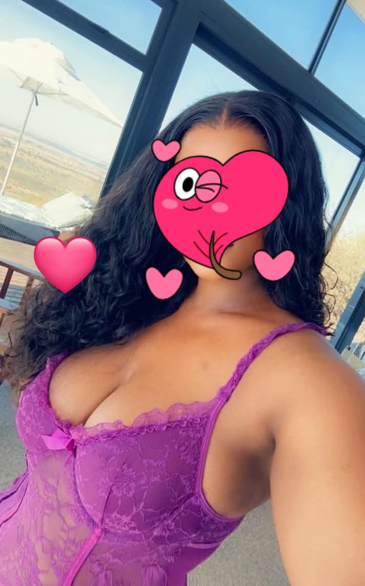 לואיז – בחורה אפריקאית תיירת סקסית בתל אביב
