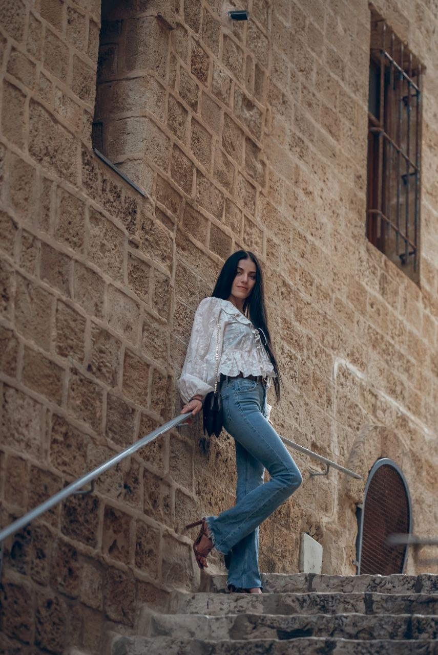 ליזה – תל אביב – בת 25 כוסית מארחת נשית