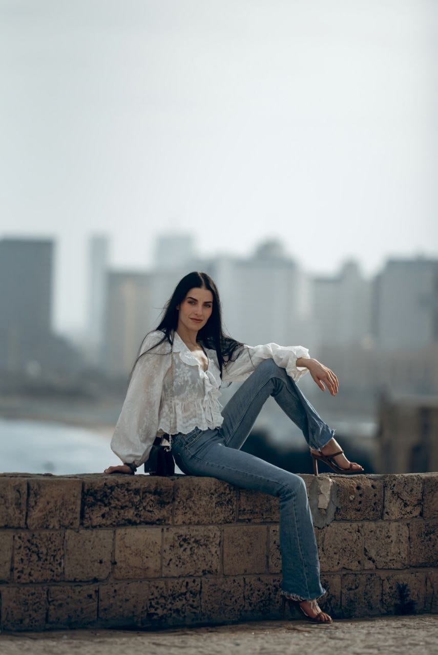 ליזה – תל אביב – בת 25 כוסית מארחת נשית