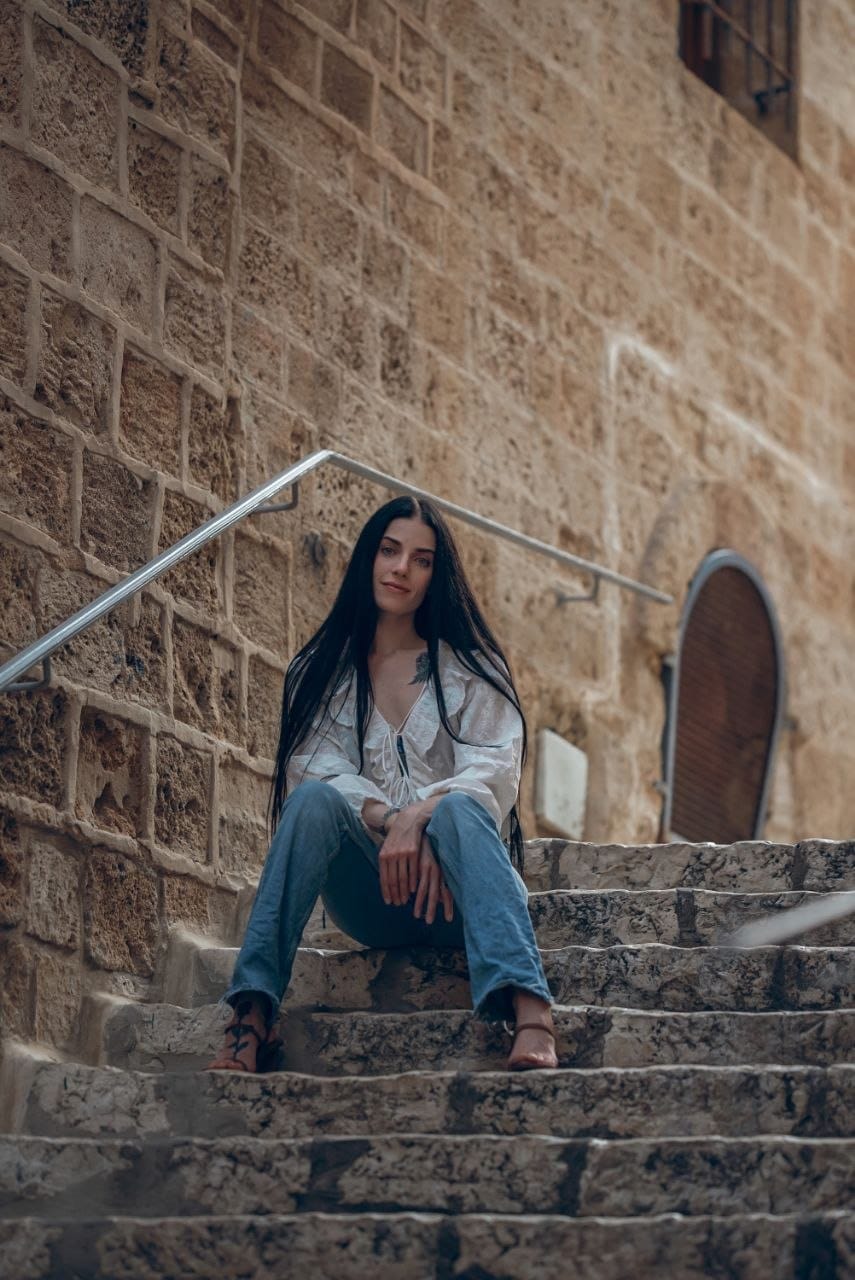 ליזה – תל אביב – בת 25 כוסית מארחת נשית