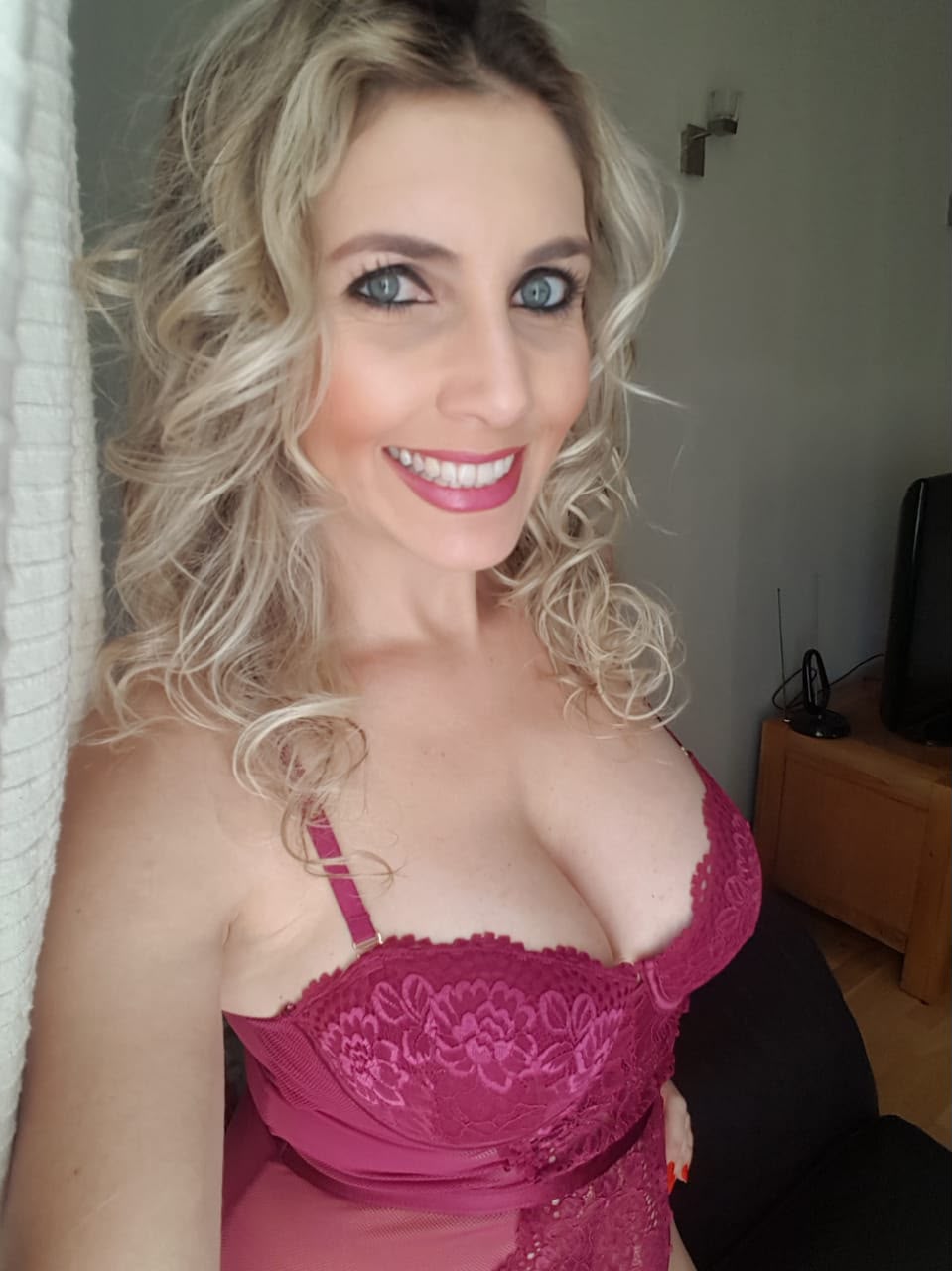 מושלמת 30 בחורה מגרה – נתניה